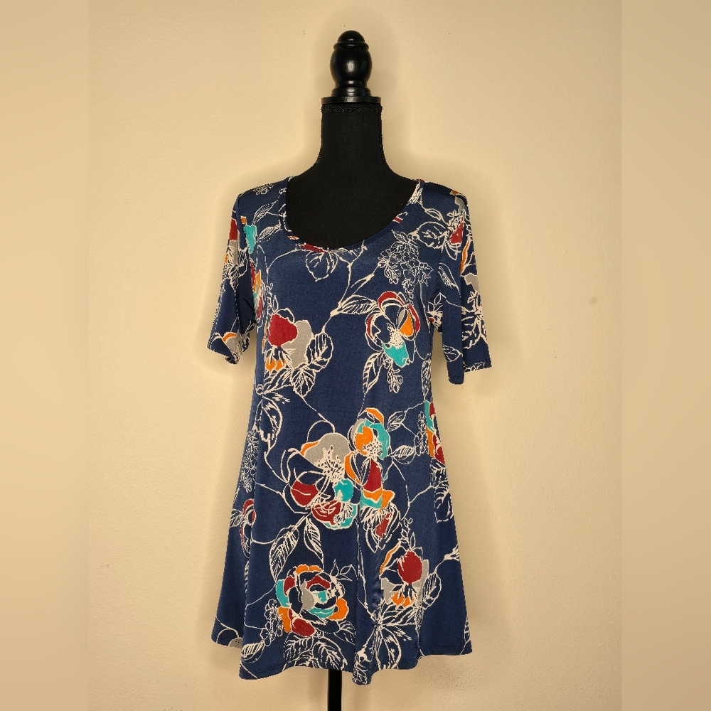 LuLaRoe Perfect T | Size S
